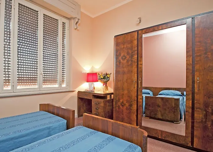 住宿加早餐酒店 Romana 2*