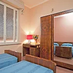 Couette-café Romana 2*
