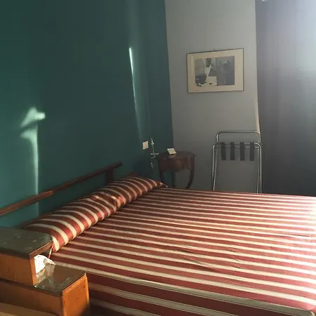 Couette-café Romana 2*